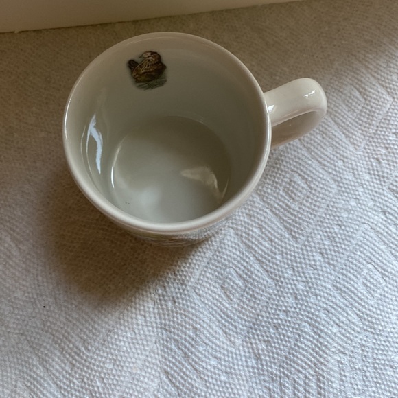 Mrs Tiggy Winkle from Peter Rabbit Child’s handled porcelain mug Wedgewood - Picture 2 of 10